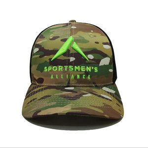 Mode sportive et tendance pour adultes, casquette de camionneur en maille respirante camouflage à 6 panneaux avec logo personnalisé, fabriquée à Injae Vina Headwear - Product Image 1