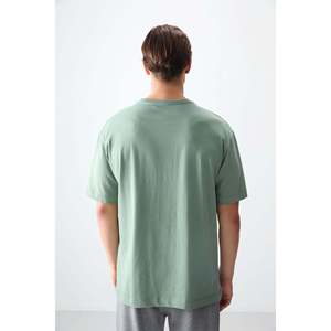 Camiseta de Hombre Verde Claro 100% Algodón Jersey Grueso Suave Texturizado Corte Holgado Estampada-88355 - Product Image 2