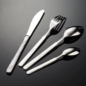 Ensemble de couverts finis argentés avec poignée de style brut Vaisselle moderne de qualité supérieure parfaite pour les repas, les banquets et le service à domicile - Product Image 3