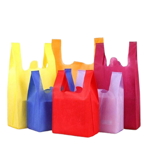 Sacs à provisions non tissés réutilisables et recyclables de style T personnalisables avec logo Cadeaux d'épicerie de qualité de CENPLAS Vietnam - Product Image 1