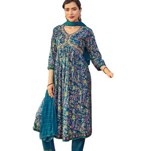 Color de moda para mujer étnico Bandhej impreso Full Flair Kurti Modal 100% Reyon hecho con pantalón y estilo de ropa India Dupatta - Product Image 1