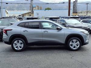 Atractivos autos Chevrolet Trax LS LS 4dr Crossover usados en venta - Product Image 5