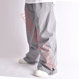 Venta al por mayor de calidad superior personalizado hombres/mujeres pantalones Cargo holgados a prueba de viento tela de paracaídas liso múltiples bolsillos más opciones de tamaño - Product Image 4