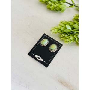 Pendientes de Plata de Ley con Turquesa de la Montaña Sonora Hechos por Navajo, con Engaste de Bisel y Poste - Product Image 3