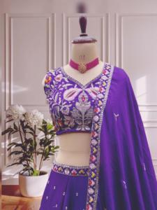 Ropa india y pakistaní Lehenga Choli con hilo de bordar Trabajo y secuencia Compromiso DE TRABAJO Lehenga Choli - Product Image 6