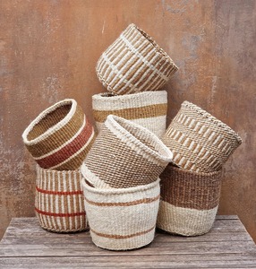 Panier en macramé fait main, solution de rangement polyvalente pour la décoration intérieure, la chambre à coucher, le salon et le dessus de table, en provenance d'Inde - Product Image 1