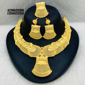 Nuevo diseñador chapado en oro collar conjunto de diseño en línea joyería de moda todo tipo de joyería de moda de un gramo - Product Image 1