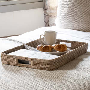 Bandeja otomana de ratán Marbury, elegante mesa de centro con cómodo cojín para sala de estar o espacio al aire libre - Product Image 2