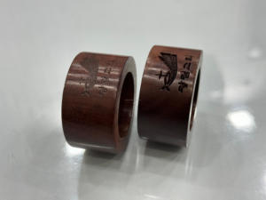 Anneaux de serviette en bois de manguier écologique vintage personnalisés à la main pour les mariages et les événements faits à la main en Inde - Product Image 6