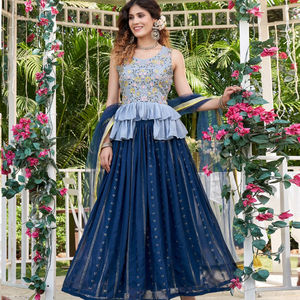 ÚLTIMO EQUIPO DE DISEÑO DE GEORGATTE DE DESGASTE TRADICIONAL - Product Image 1