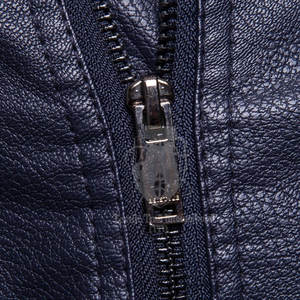 Chaqueta de Cuero para Hombre, Invierno, Resistente al Viento, Transpirable, Cuello Alto, Logotipo Frontal, Alta Calidad, Hecha en Pakistán - Product Image 4