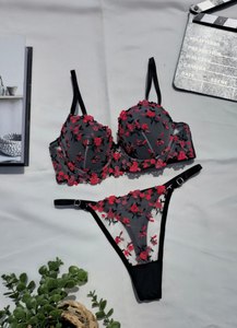 Ensemble de soutien-gorge à armatures brodé de fleurs romantiques avec culotte string push-up à bonnets couvrants pour femme, couleur rose Opt170 - Product Image 5