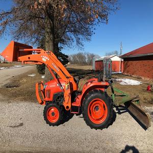 Tractor agrícola de ruedas Kubota L3200D 4x4 de alto rendimiento disponible ahora para comprar tractores de alta eficiencia con garantía - Product Image 6