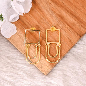 Boucles d'oreilles simples en laiton faites à la main, plaquées or jaune, boucles d'oreilles à clous, bijoux, cadeaux, fabricant en gros personnalisé - Product Image 4