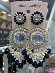 ต่างหูอินเดียแบบดั้งเดิมและทันสมัย kundan ชุบทองพร้อมต่างหูมุกและต่างหูบอลลีวูดสำหรับผู้หญิงและเด็กผู้หญิง - Product Image 2