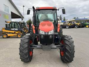 Tracteur 4x4 M6S-111SDSC2 2021 - Véhicule utilitaire puissant de milieu de gamme avec cabine de luxe, transmission à engrenages avancée, moteur et pompe - Product Image 3