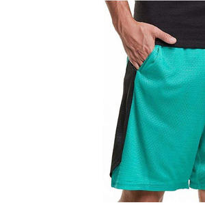 Pantalones cortos de malla transpirable hechos a medida para hombre, pantalones cortos de malla informales sostenibles de color sólido con servicio OEM disponible - Product Image 4