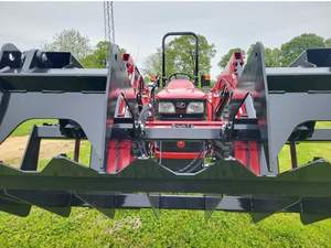 Tractor Utilitario Mahindra 4550 4WD con Cargador, Motor de 30 HP, Bomba de Alta Productividad, Caja de Cambios, 1 Año de Garantía - Product Image 2