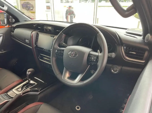 NUOVI ARRIVI PER IL 2024 2025: TOYOTA FORTUNER SUV GR SPORT B U L L E T P R O O <span class=keywords><strong>F</strong></span> USATO con basso chilometraggio - Product Image 5