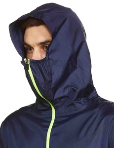 Veste coupe-vent d'hiver sur mesure à masque intégral, coque extérieure en polyester respirant, doublure en maille, poches latérales, veste pour homme - Product Image 2