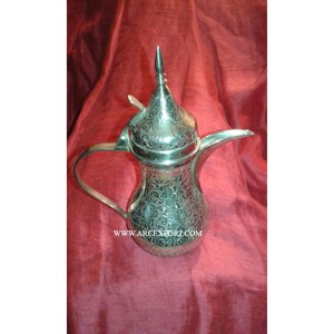 Dallah arabe en métal artisanal de taille moyenne, best-seller, en laiton antique, ustensiles de cuisine, théière et cafetière, provenant d'Inde - Product Image 6
