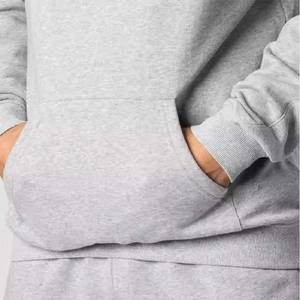 เซ็ตเสื้อมีฮู้ดและกางเกงขาสั้นมาใหม่ชุดออกกำลังกายสำหรับผู้ชายชุดครอป2025มีฮู้ดและกางเกงจ็อกเกอร์สีเทากรดฟอกสี - Product Image 2