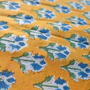 Tela de Algodón con Estampado Artesanal Sanganeri, Diseño Floral Amarillo, Ecológica, 120GSM, para Textiles del Hogar y Tapicería - Product Image 3