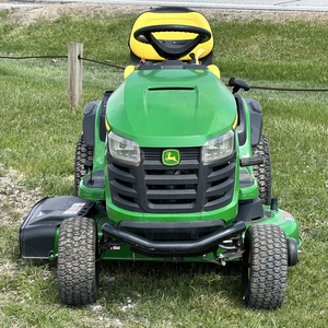 2023 Tondeuse à gazon John Deeres S240 - Product Image 2