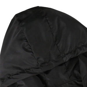 เสื้อแจ็คเก็ตกันลมสำหรับผู้ชาย ระบายอากาศได้ดี เป็นมิตรกับสิ่งแวดล้อม ผลิตจากโพลีเอสเตอร์ 100% ทนทาน มีฮู้ด  มีหลายสีให้เลือก - Product Image 4