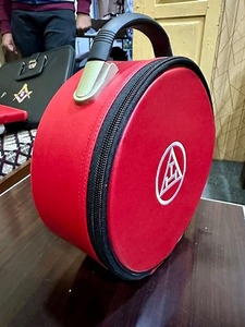 Maçonnique Regalia Royal Arch Red Crown Cap Case Qualité supérieure, construction durable Broderie exquise - Product Image 4