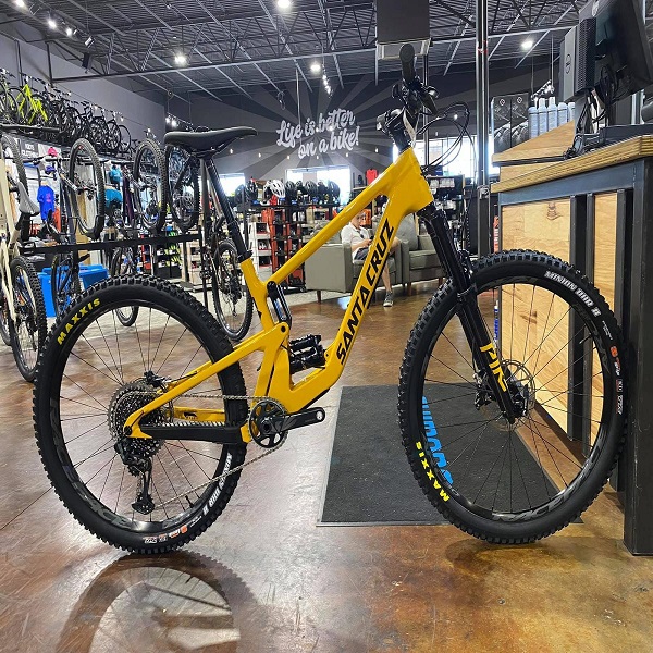 V10 Best Santa Cruz Bike For Climbing Santa Cruz Nomad CC Custom Build  Mountain Bike 2017 Carbon/Yellow
