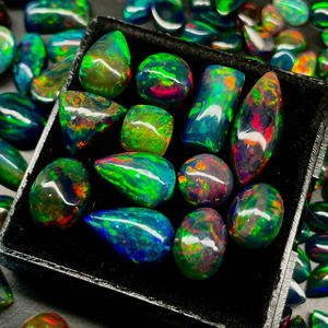 Caja de 12 Uds. Cabujón de ópalo negro Natural 4-6mm buena calidad Multi Flashy Mix Shape Welo Opal fabricación de joyas lote - Product Image 5