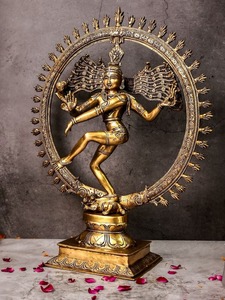 Statue de Nataraja en laiton faite à la main de conception supérieure Statue de Shiva dansant représentant l'équilibre et la destruction pour spirituel à vendre - Product Image 5
