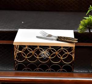 Soporte de pastel de metal atractivo dorado personalizado nuevo diseño decoración del hogar soporte de pastel fabricante y exportadores - Product Image 1