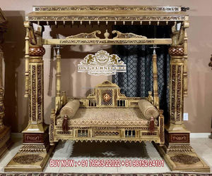 Balançoire en bois sculptée à la main, aspect brillant en noyer traditionnel, balançoire intérieure en bois sculpté à la main/oonjal en teck, balançoire sculptée à la main en Australie - Product Image 5