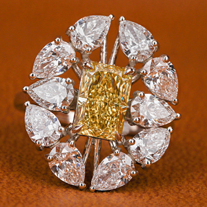 Forme de fleur Jaune Radiant Cut Lab Créé Diamant EF Poire 14KT Or Massif Bague de Fiançailles Lunette Réglage Classique Cadeau Luxueux - Product Image 1