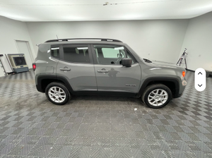 2022 Jeep Renegade Sport 4WD perfectamente limpio usado con asientos de cuero cámara trasera dirección izquierda - Product Image 5