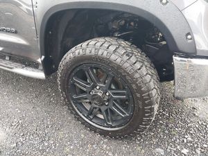 Asientos de Cuero Usados para Tundra 2018, Interior Oscuro, Motor 4L Automático, Tracción Delantera, Volante a la Izquierda, Rines de Aleación de Aluminio R16 - Product Image 5