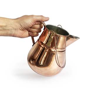 Florero de cobre irlandés hecho a mano, objeto decorativo, jarra con asa, aspecto vintage, regalo elegante - Product Image 4