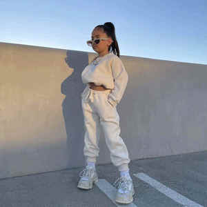 ชุดวอร์มผ้าฝ้ายโพลีเอสเตอร์มีซิปสำหรับเด็กผู้หญิงชุดวอร์มลำลองสีพื้นแบบทันสมัย - Product Image 3