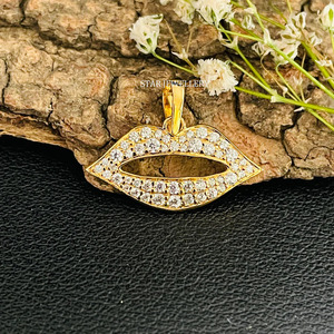 Colgante de Oro de 14K con Forma de Labios y Diamante Natural, Joyería Cristiana de Lujo para Mujer - Product Image 4