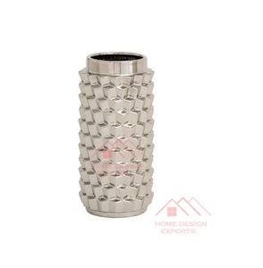 Juego de Jarrones Decorativos de Mesa, Diseño de Aluminio Metálico con Esmalte Transparente para Decoración Diwali, Hecho de Hierro, Madera y Latón - Product Image 1