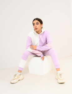 Dernier modèle de sweat à capuche et pantalon de survêtement patchwork pour femmes survêtements d'hiver ensemble deux pièces à la mode pour femmes en gros - Product Image 3