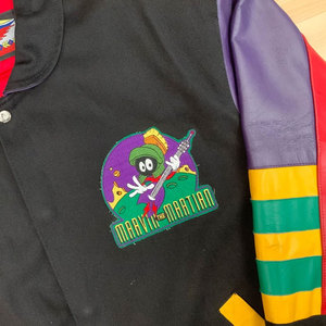 แจ็คเก็ตหนังผู้ชายสีสันโดดเด่น ดีไซน์น่าสนใจ สินค้ามาใหม่ ผลิตในปากีสถาน ราคาล่าสุด ทรงสปอร์ต คอตั้ง เป็นมิตรต่อสิ่งแวดล้อม - Product Image 3