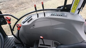 Tractor Agrícola Compacto Azul 4x4 con Capota para Trabajo de Campo de Alta Productividad - Product Image 3