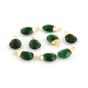 Dijes de una sola fianza de cuarzo verde esmeralda, tapa galvanizada dorada, hallazgos de latón - Product Image 4