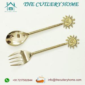 ชุด Flatware ผู้ส่งออกทองเหลืองคุณภาพสูงดวงอาทิตย์ส่องแสงจับชุดเสิร์ฟสลัดสีทองสําหรับผู้ซื้อจํานวนมาก - Product Image 2