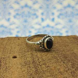 Bague de créateur en argent 925 bijoux unis de luxe faits à la main avec pierre précieuse en onyx noir et diamant taille ovale pour mariages et fêtes - Product Image 2