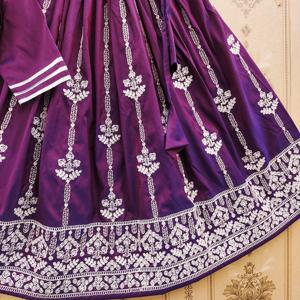 Ensemble Lehenga Choli pour enfants Shoryam Fashion, violet brodé, longueur au sol |   Vêtements ethniques pour filles en gros pour Diwali et mariage - Product Image 4