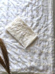 ผ้าซารีออร์แกนซ่าลายเทเบย์สำหรับผู้หญิง พรีเมียม พร้อมงานปักลายจุดด้วยด้าย และขอบงานปักด้วยด้ายหนา มีสินค้าในสต็อก - Product Image 3